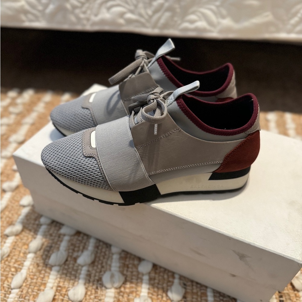 Women’s Race Runner Balenciaga Sneaker size US 7
